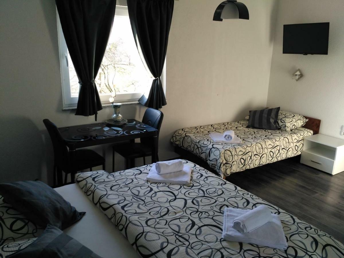 Guest House First Stop Rakovica Exteriér fotografie