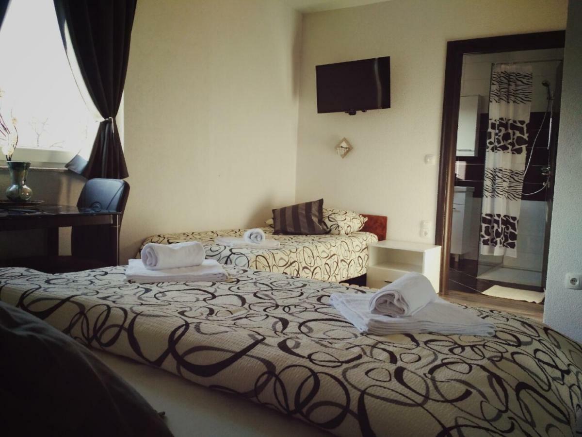 Guest House First Stop Rakovica Exteriér fotografie
