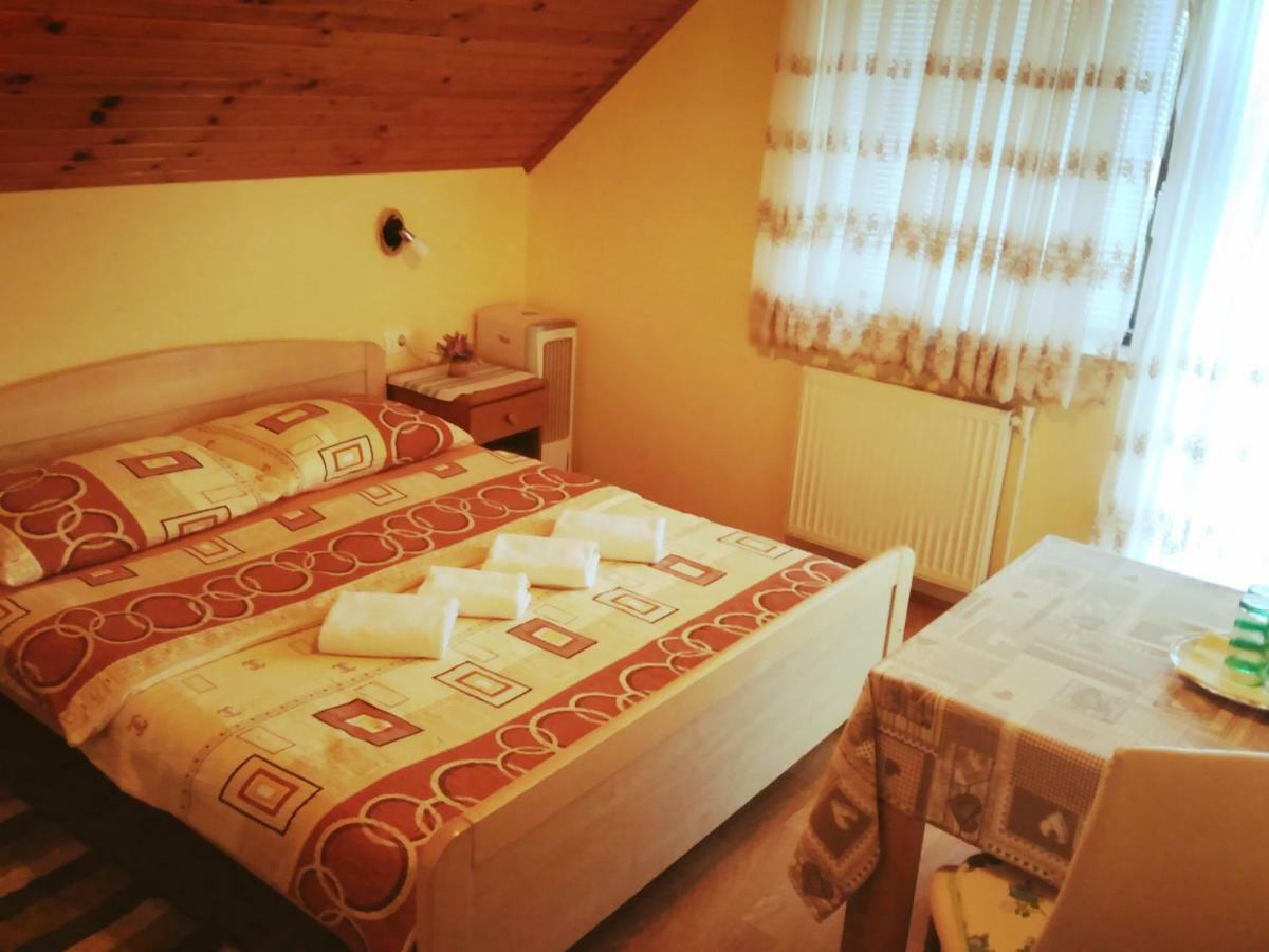 Guest House First Stop Rakovica Exteriér fotografie