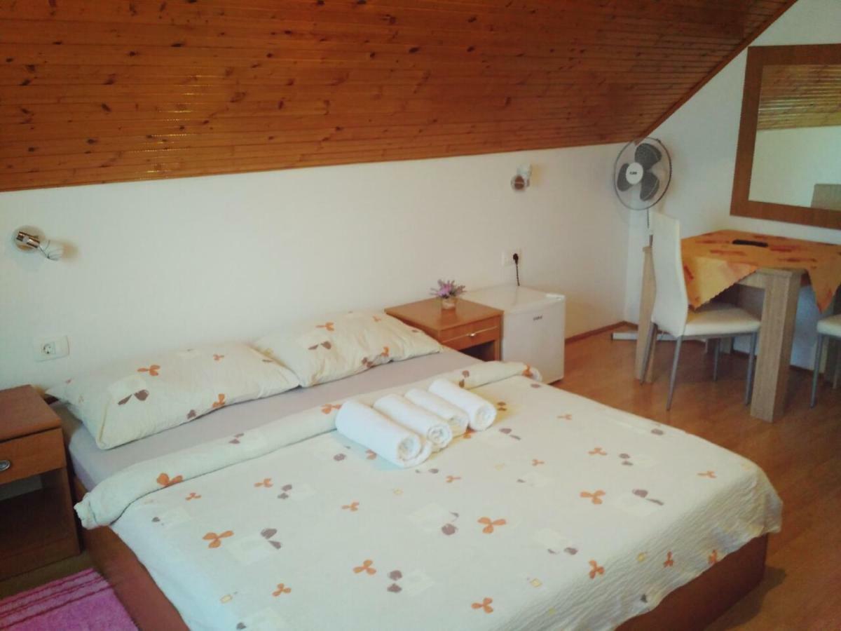 Guest House First Stop Rakovica Exteriér fotografie