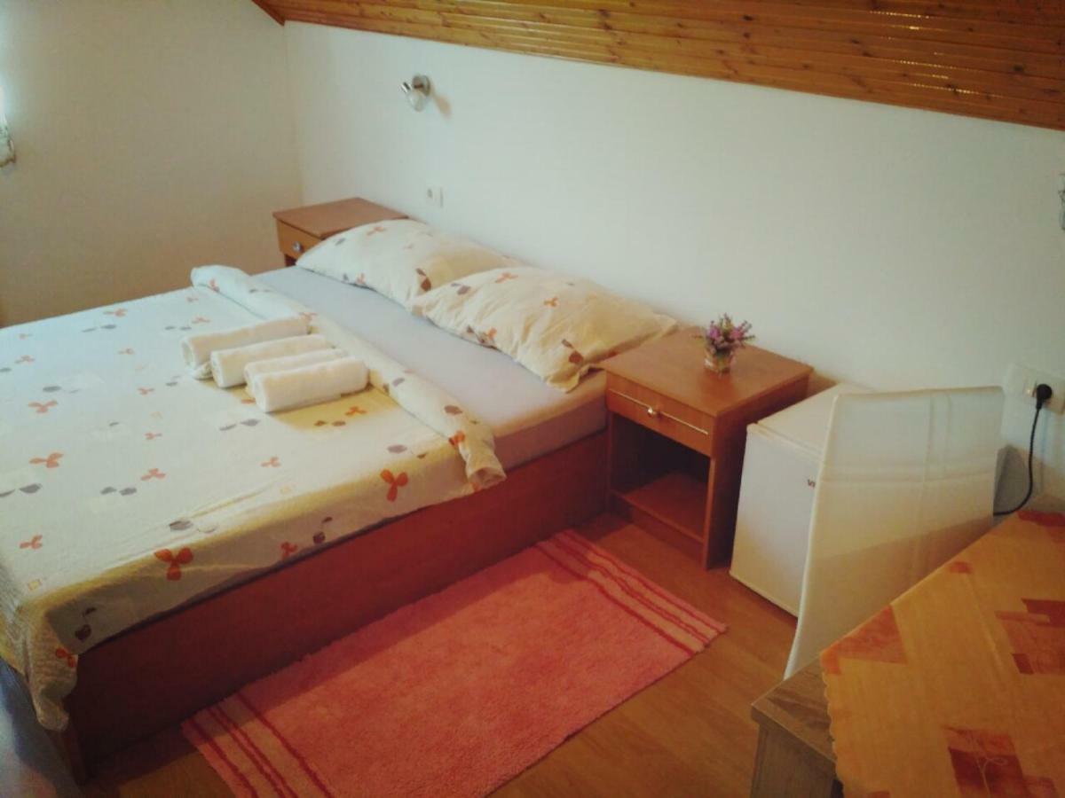 Guest House First Stop Rakovica Exteriér fotografie