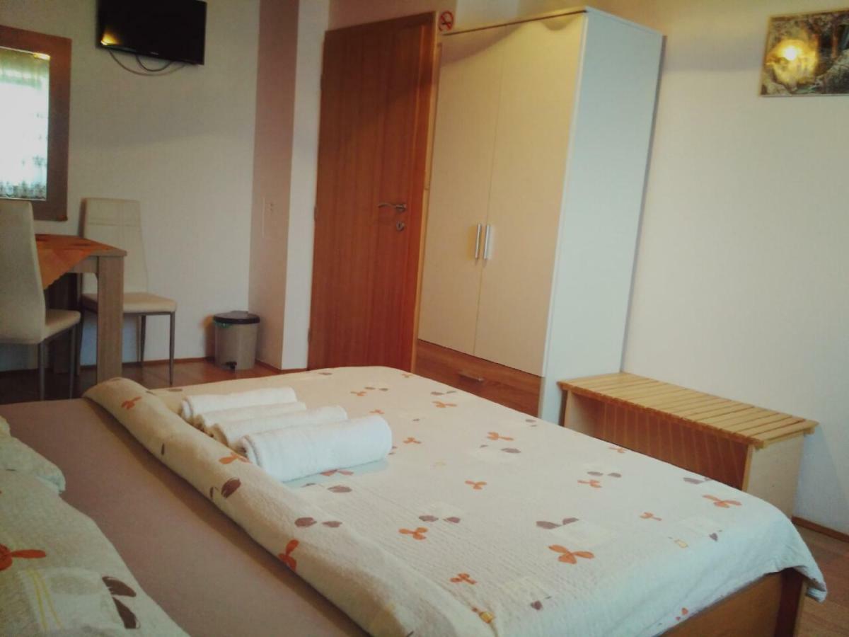 Guest House First Stop Rakovica Exteriér fotografie